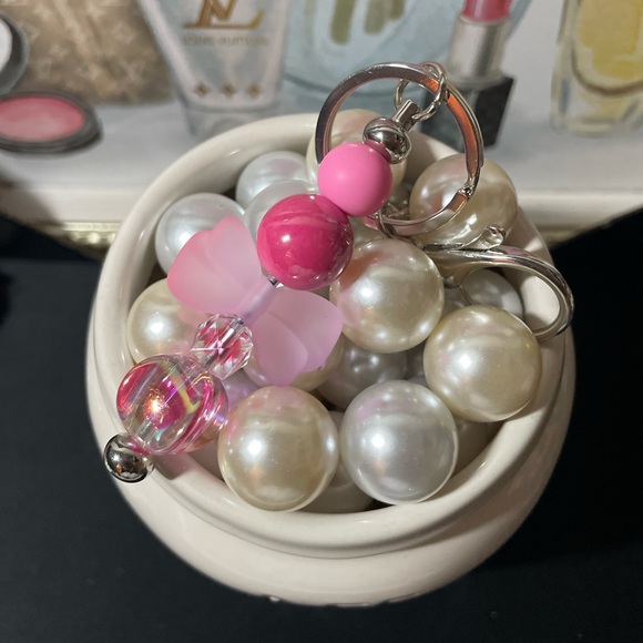 Pink Bow 🎀 Keychain - Picture 1 of 3